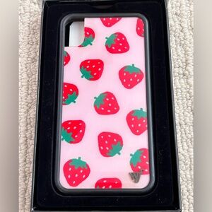Strawberry Wildflower Case iPhone XR